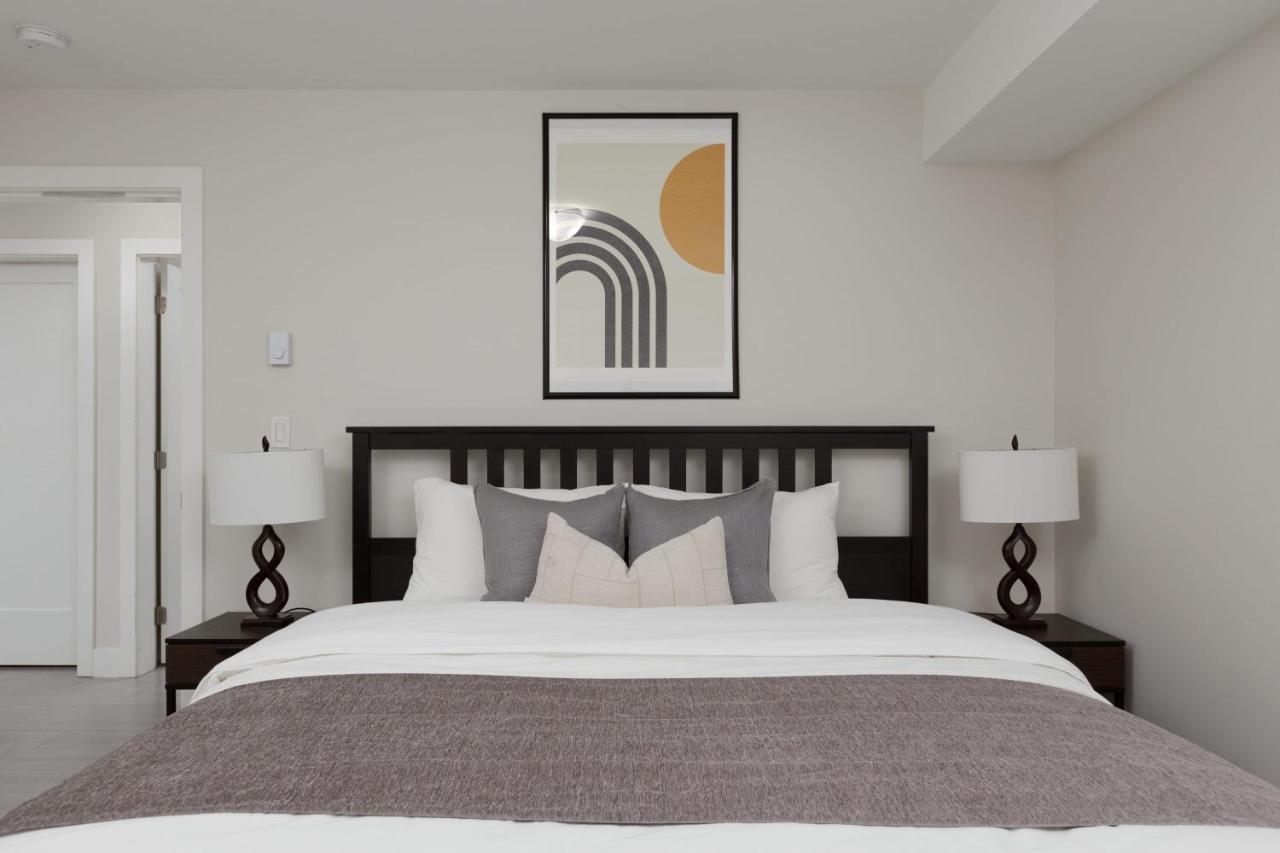 Tastefully Furnished And Newly Updated 2 Bd Central Lynn Valley North Vancouver Villa Luaran gambar