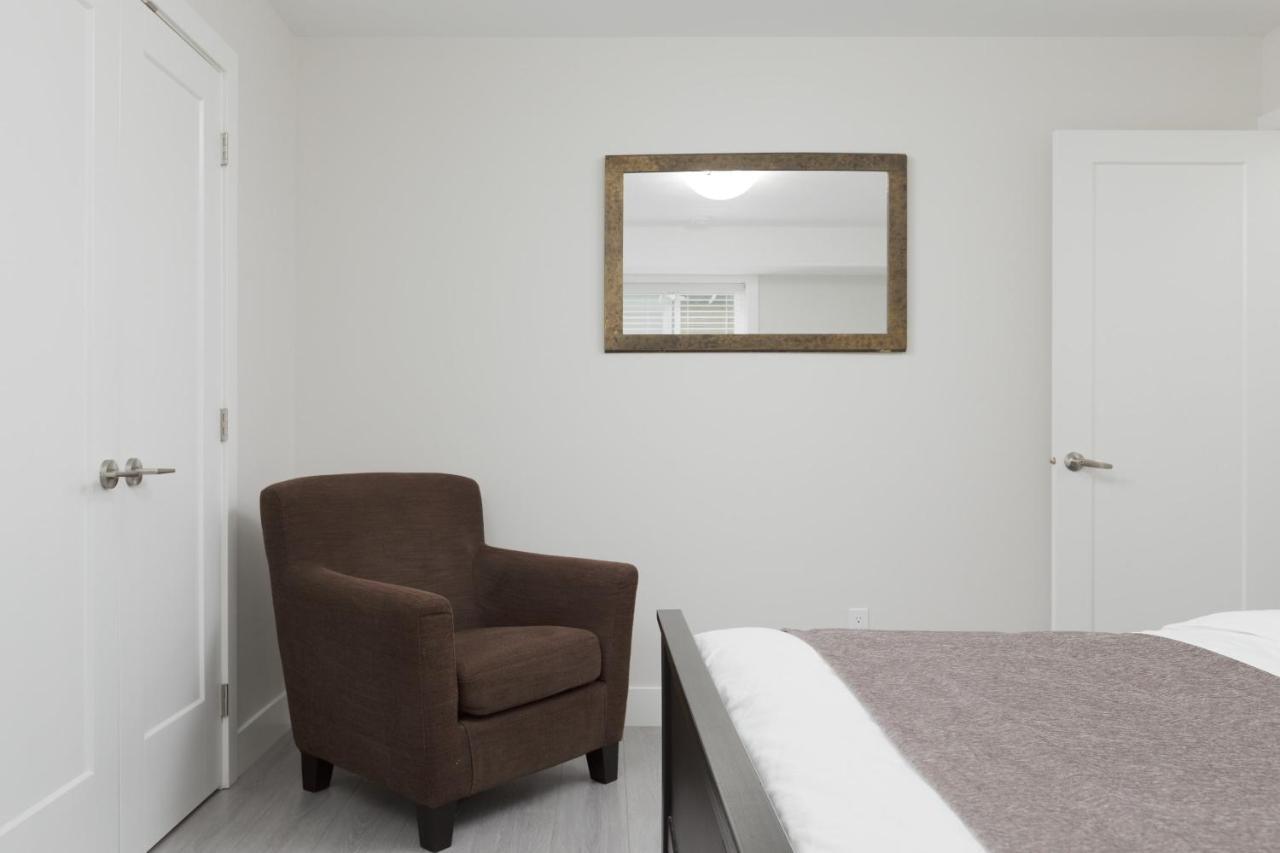 Tastefully Furnished And Newly Updated 2 Bd Central Lynn Valley North Vancouver Villa Luaran gambar