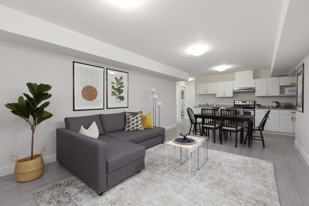 Tastefully Furnished And Newly Updated 2 Bd Central Lynn Valley North Vancouver Villa Luaran gambar