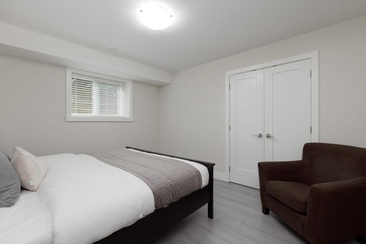 Tastefully Furnished And Newly Updated 2 Bd Central Lynn Valley North Vancouver Villa Luaran gambar