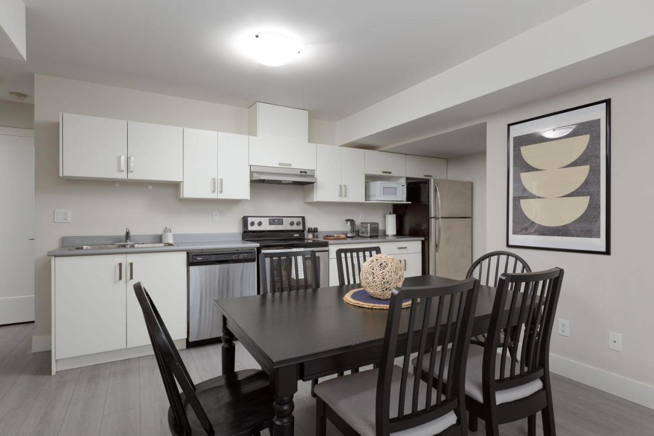 Tastefully Furnished And Newly Updated 2 Bd Central Lynn Valley North Vancouver Villa Luaran gambar