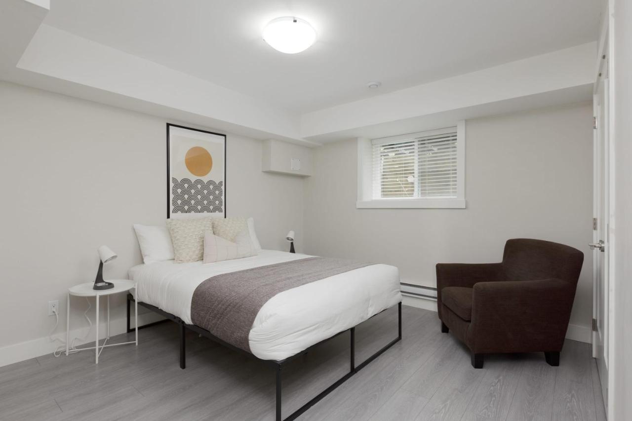Tastefully Furnished And Newly Updated 2 Bd Central Lynn Valley North Vancouver Villa Luaran gambar
