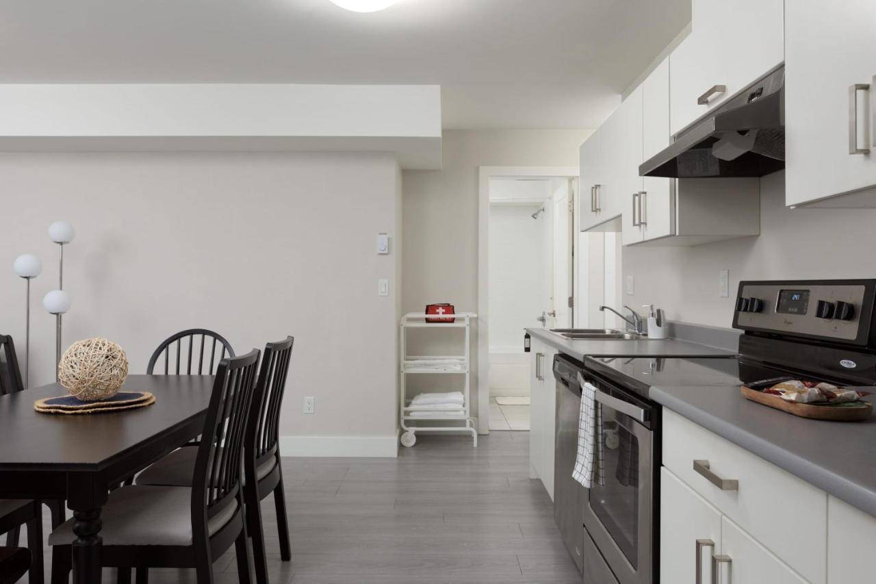 Tastefully Furnished And Newly Updated 2 Bd Central Lynn Valley North Vancouver Villa Luaran gambar