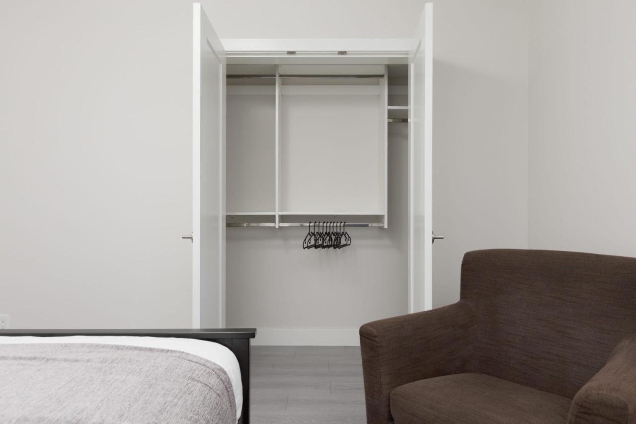 Tastefully Furnished And Newly Updated 2 Bd Central Lynn Valley North Vancouver Villa Luaran gambar