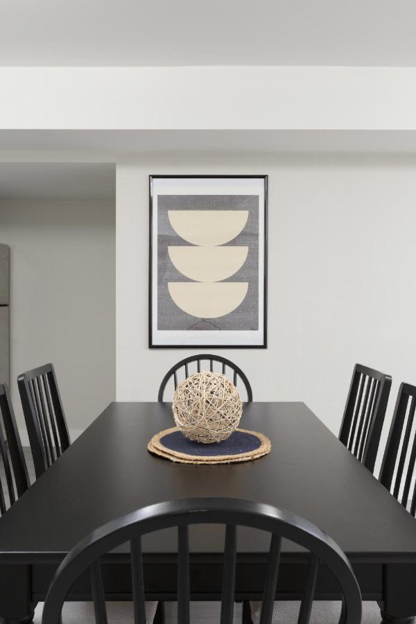 Tastefully Furnished And Newly Updated 2 Bd Central Lynn Valley North Vancouver Villa Luaran gambar